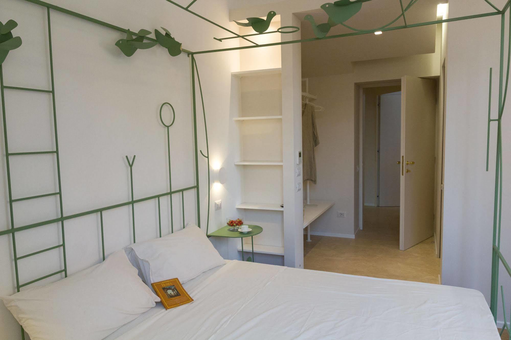 La Casa Di Iulia Alojamento de Acomodação e Pequeno-almoço 3*